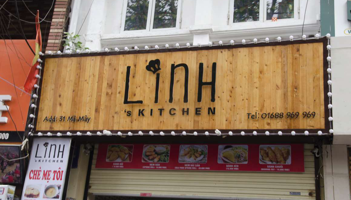 Biển Hiệu Của Hàng Bằng Gỗ