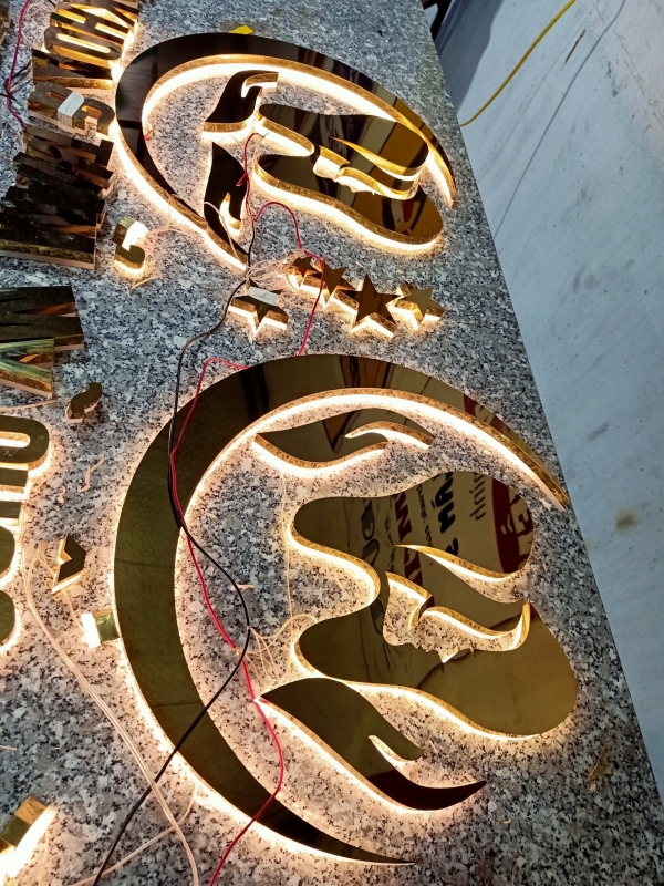 LOGO CÔNG TY CHỮ INOX SÁNG CHÂN