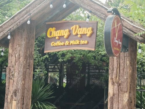 Mẫu biển hiệu gỗ tự nhiên đẹp sang trọng