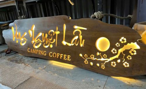 Biển quảng cáo bằng gỗ đèn led quán cafe