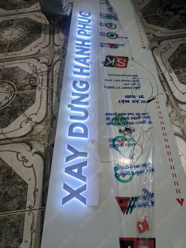 Gia công chữ quảng cáo
