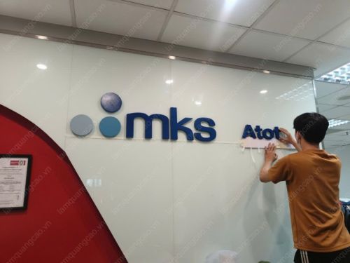 Lắp đặt thiết kế logo công ty